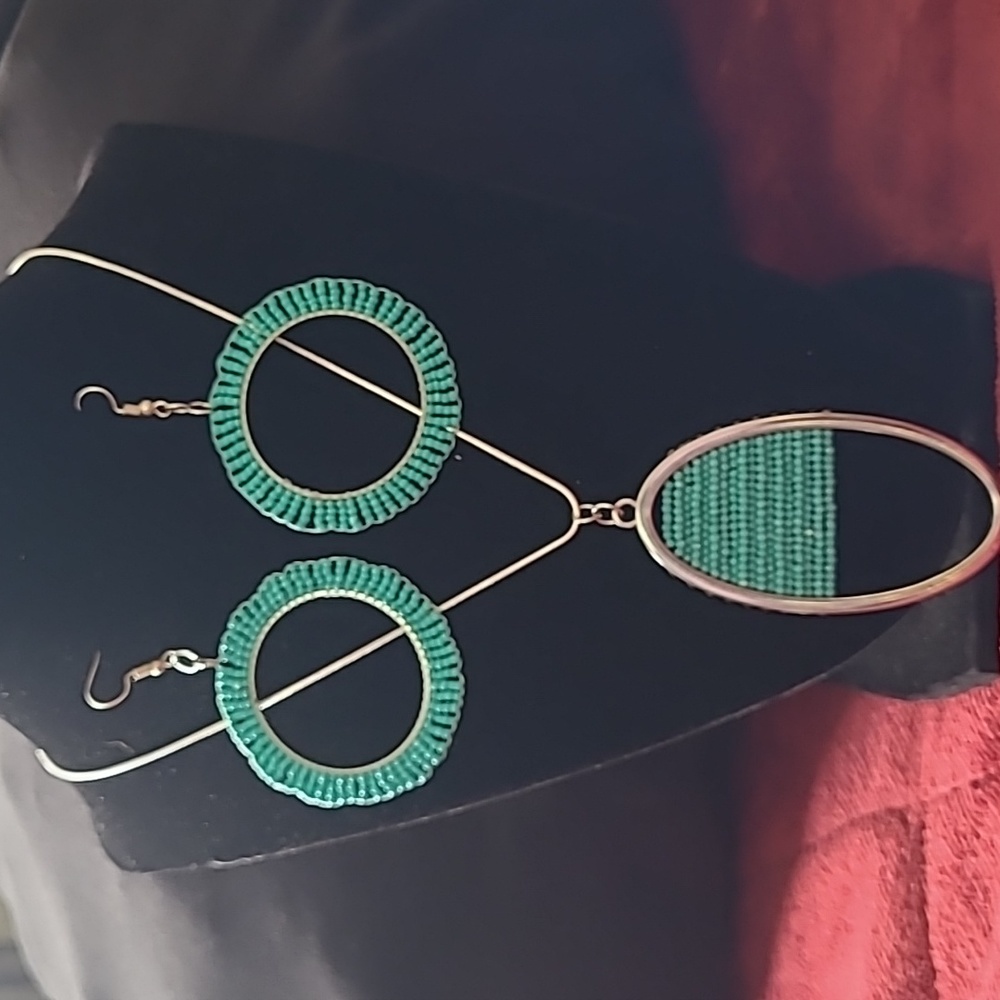 3pc set 20" Necklace Silver with turquoise beads and matching Earrings